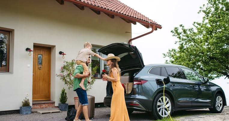 How to Secure Your Home While on Vacation: Complete Checklist
